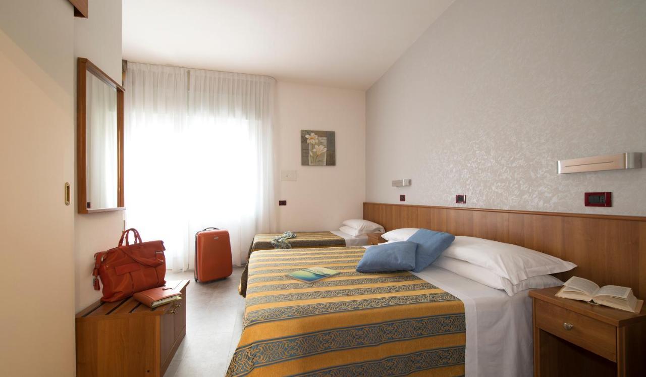Hotel Pillon Bibione Exteriör bild