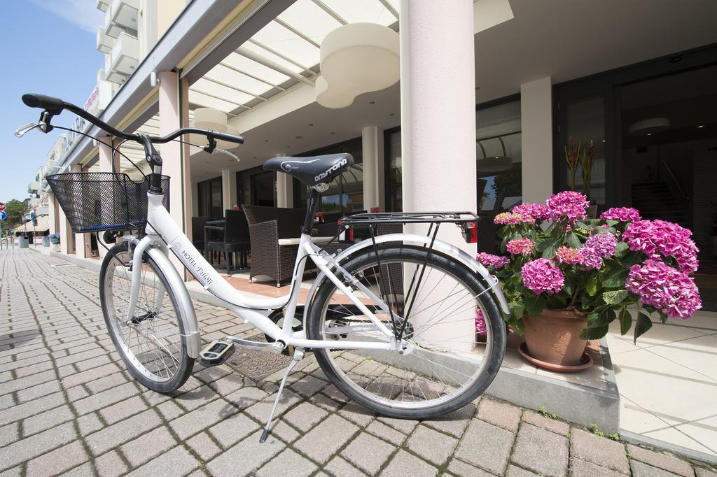 Hotel Pillon Bibione Exteriör bild